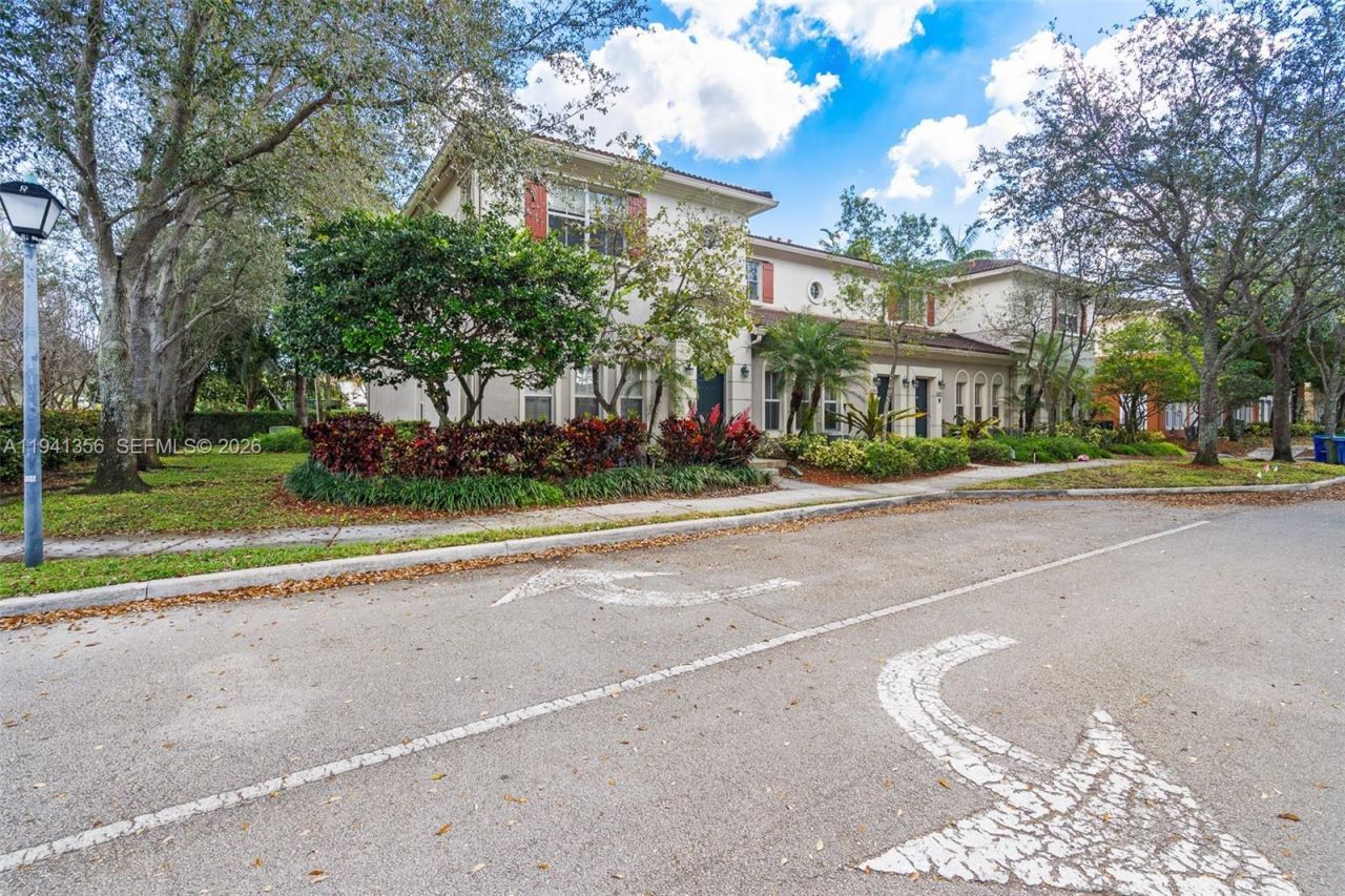 2501 SW 99th Way, Miramar, FL 33025 Photo