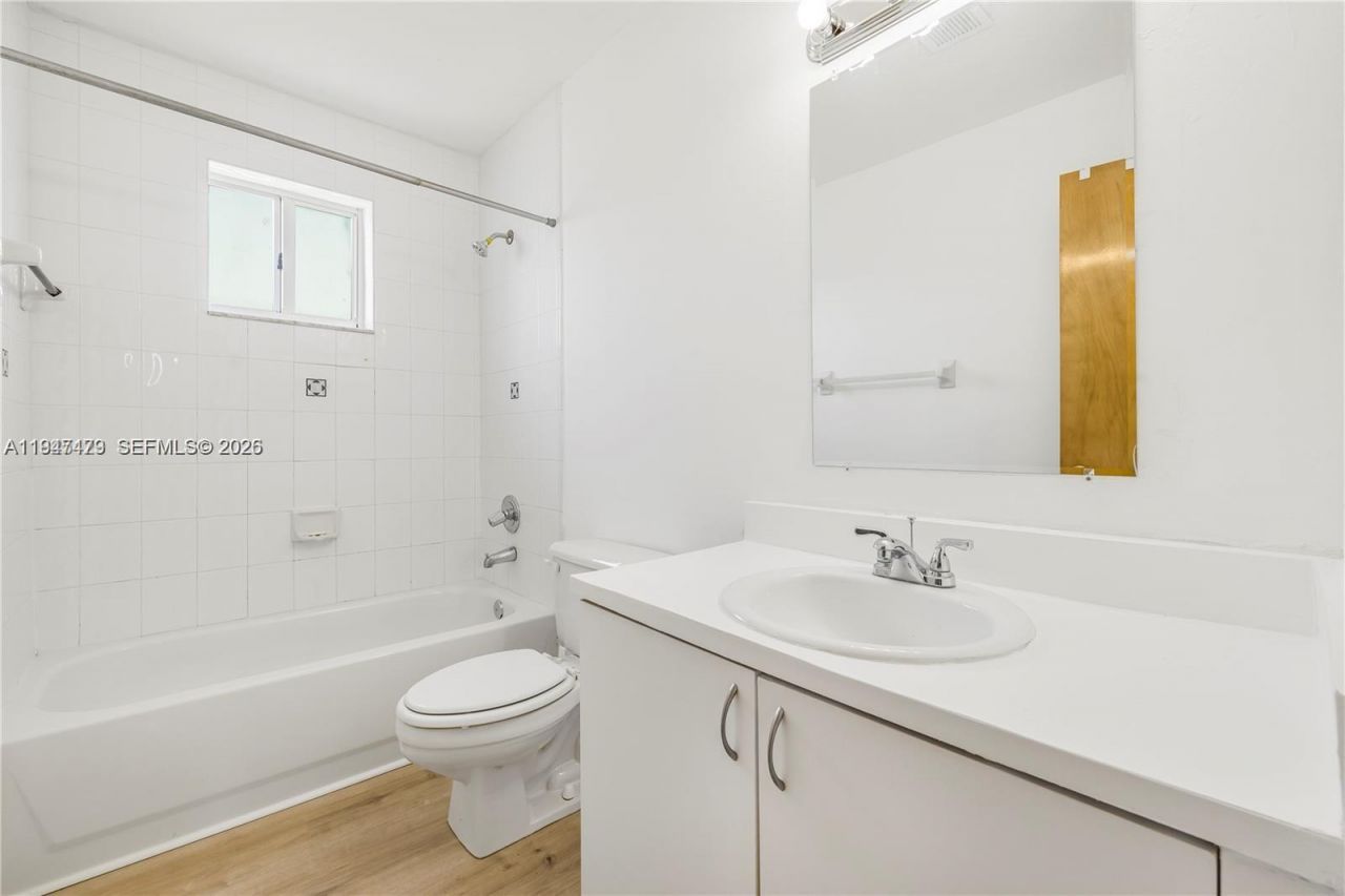 13723 SW 160th Ter, Miami, FL 33177 Photo