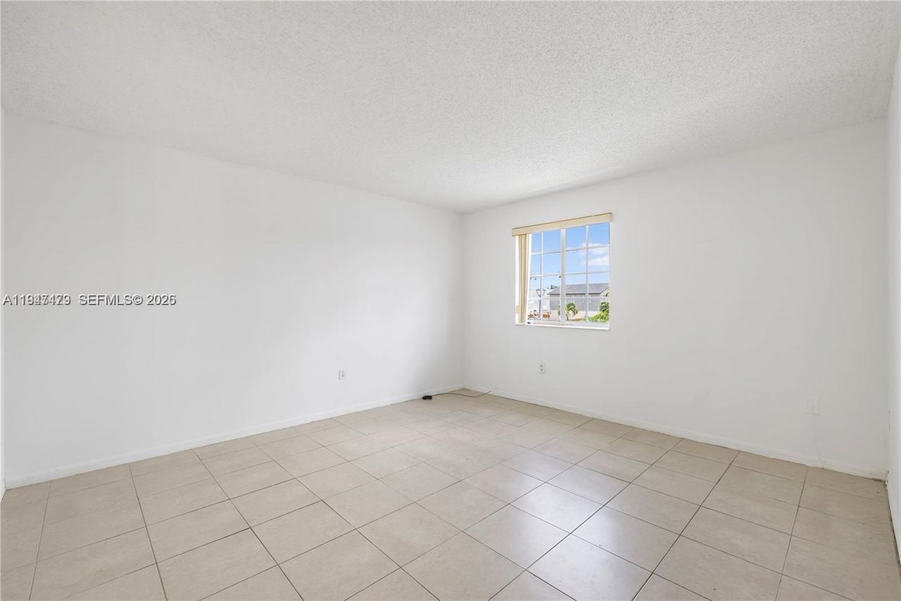 13723 SW 160th Ter, Miami, FL 33177 Photo