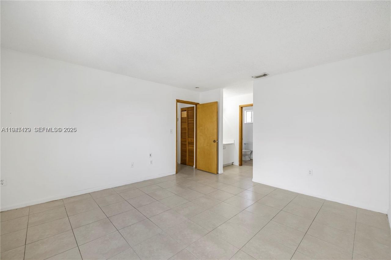 13723 SW 160th Ter, Miami, FL 33177 Photo