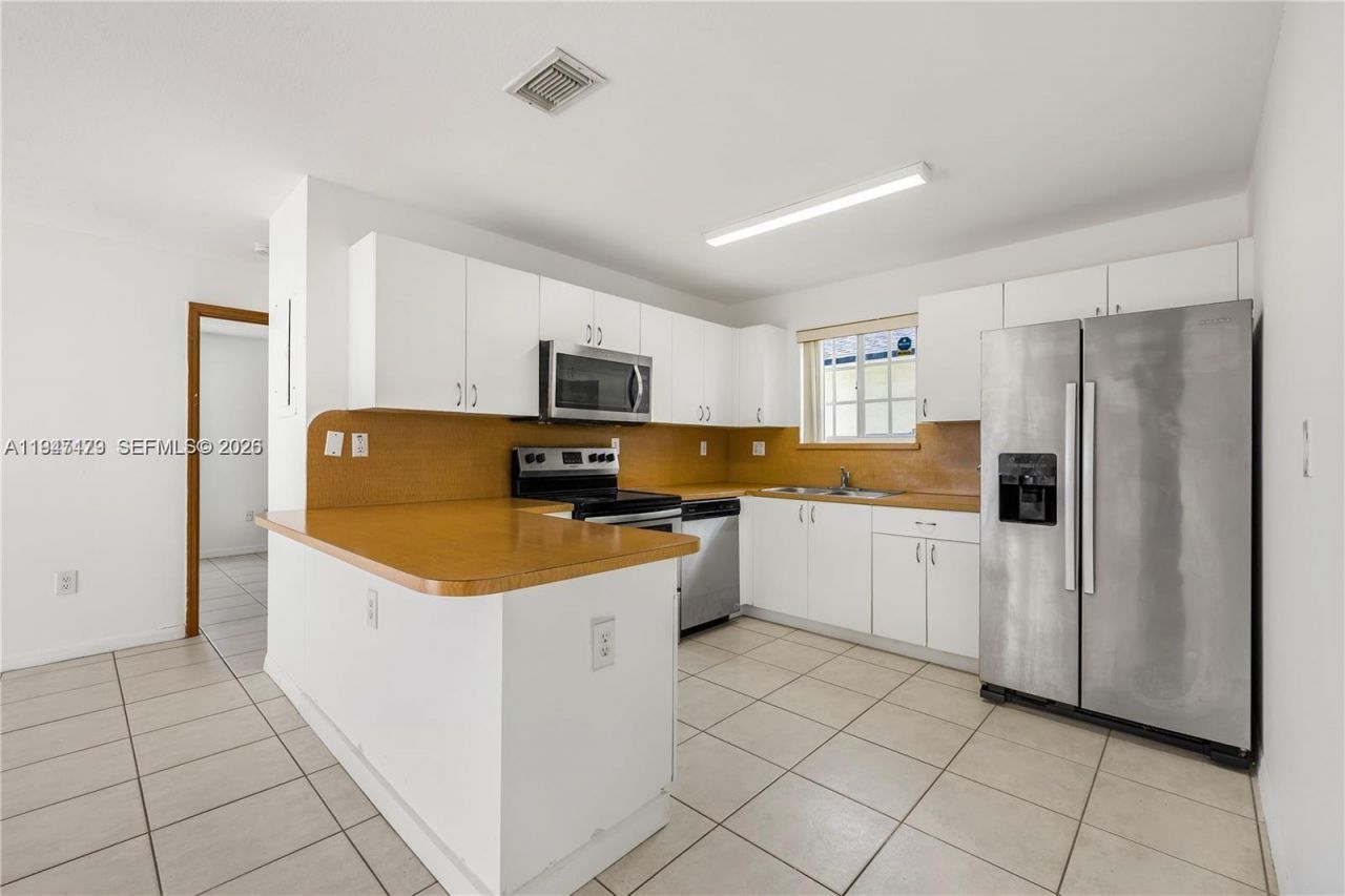 13723 SW 160th Ter, Miami, FL 33177 Photo