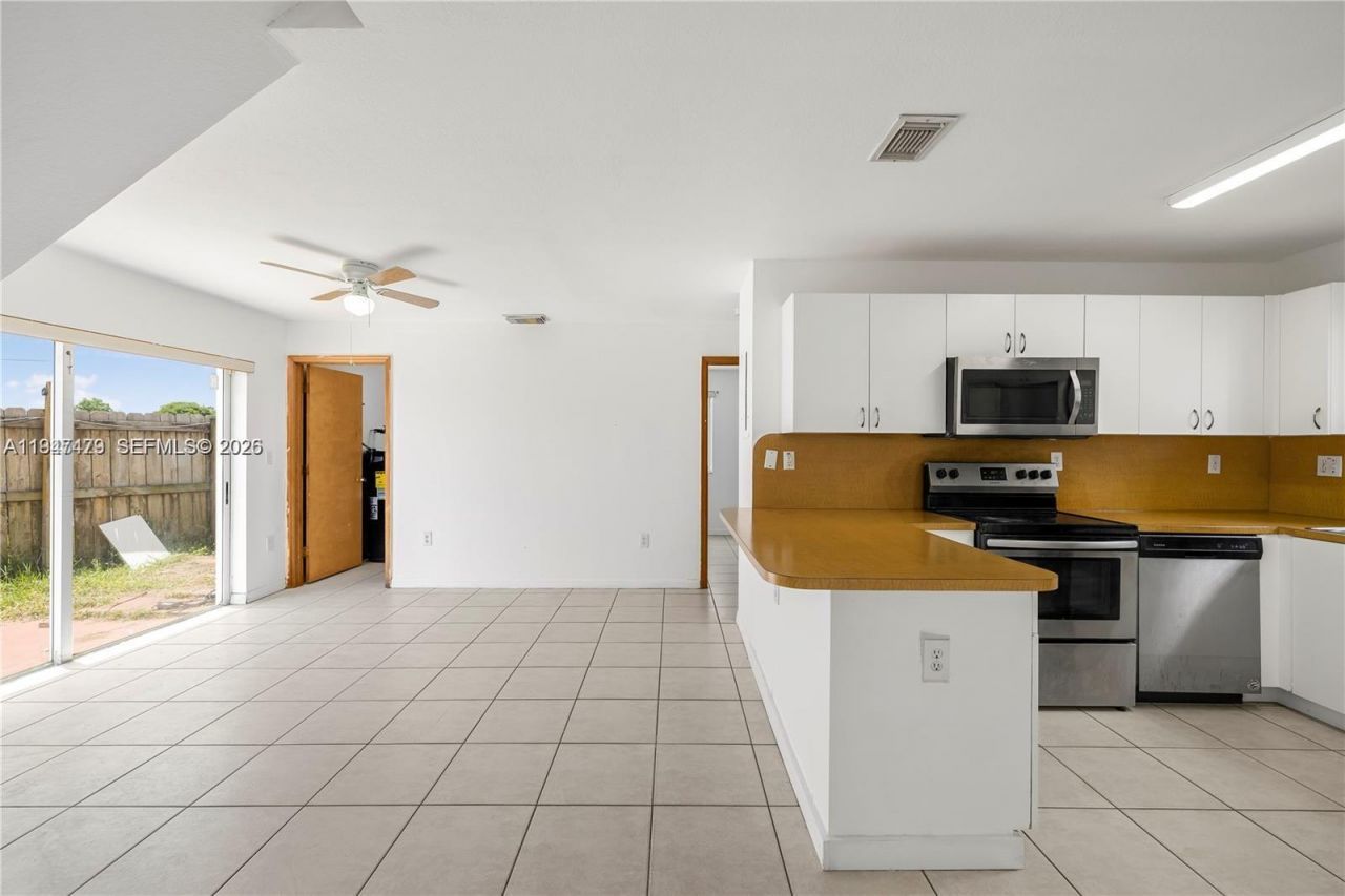 13723 SW 160th Ter, Miami, FL 33177 Photo