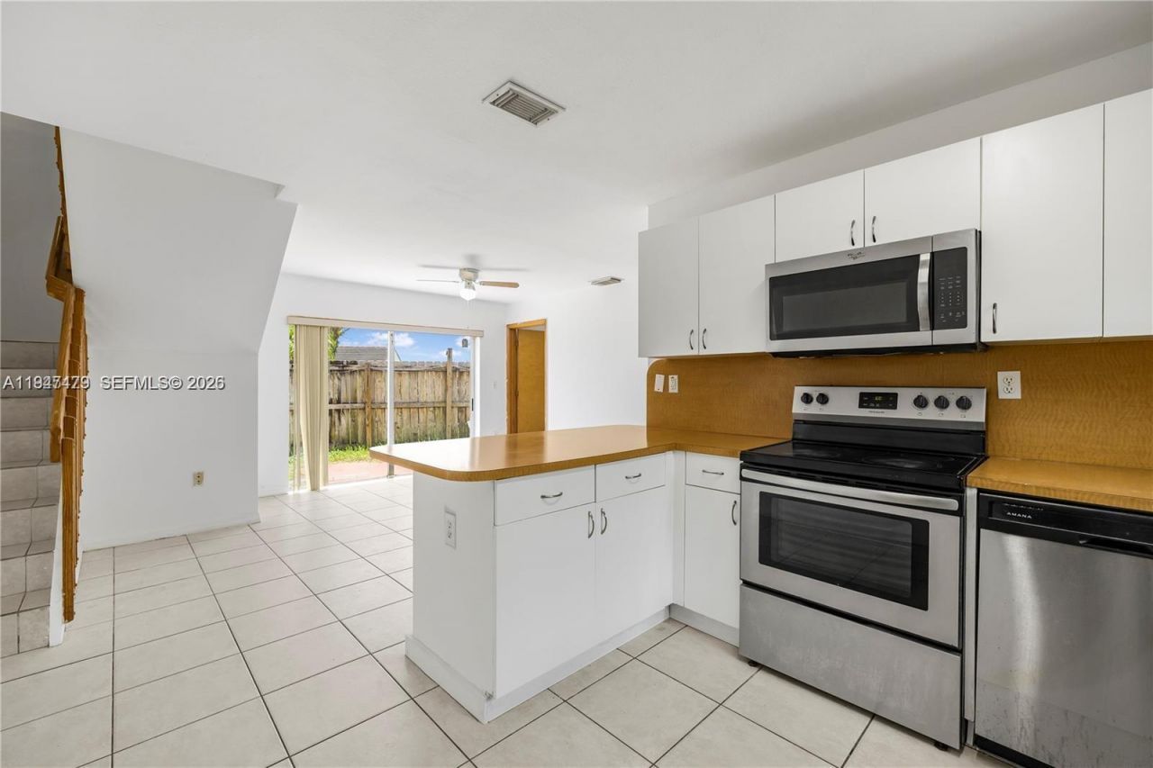 13723 SW 160th Ter, Miami, FL 33177 Photo