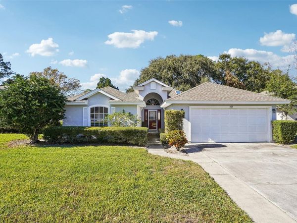 305 JUNIPER WAY, TAVARES, FL 32778