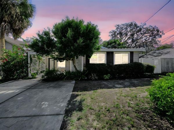 1122 E OAKWOOD STREET, TARPON SPRINGS, FL 34689