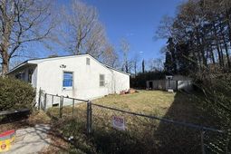 185 Giles Drive photo 4