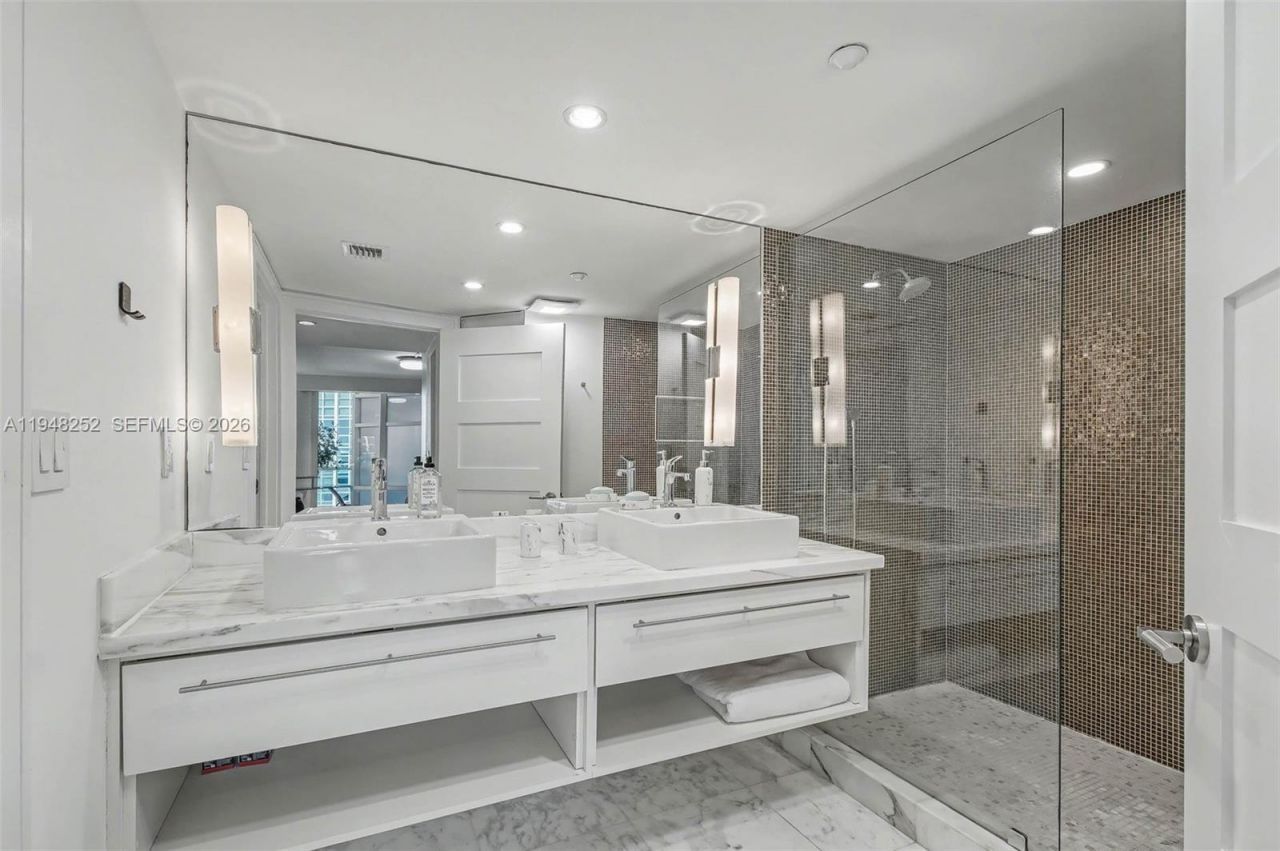 5025 Collins Ave, Unit 903, Miami Beach, FL 33140 Photo