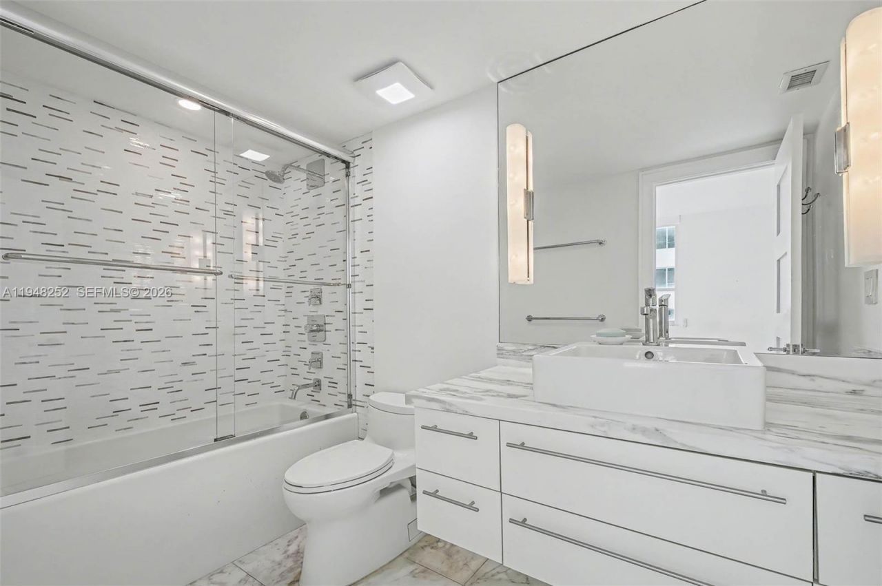 5025 Collins Ave, Unit 903, Miami Beach, FL 33140 Photo