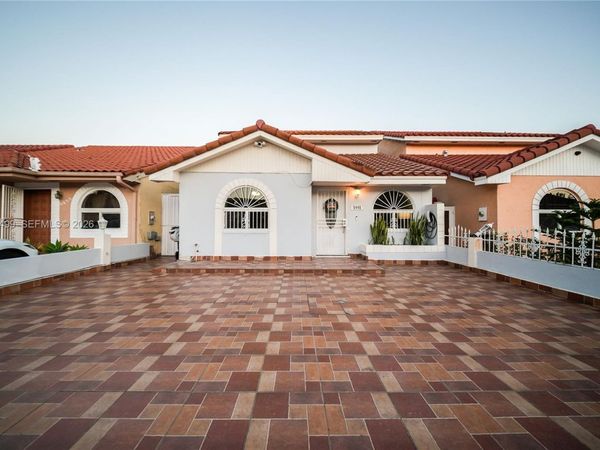 5445 W 27th Ln , Hialeah, FL 33016