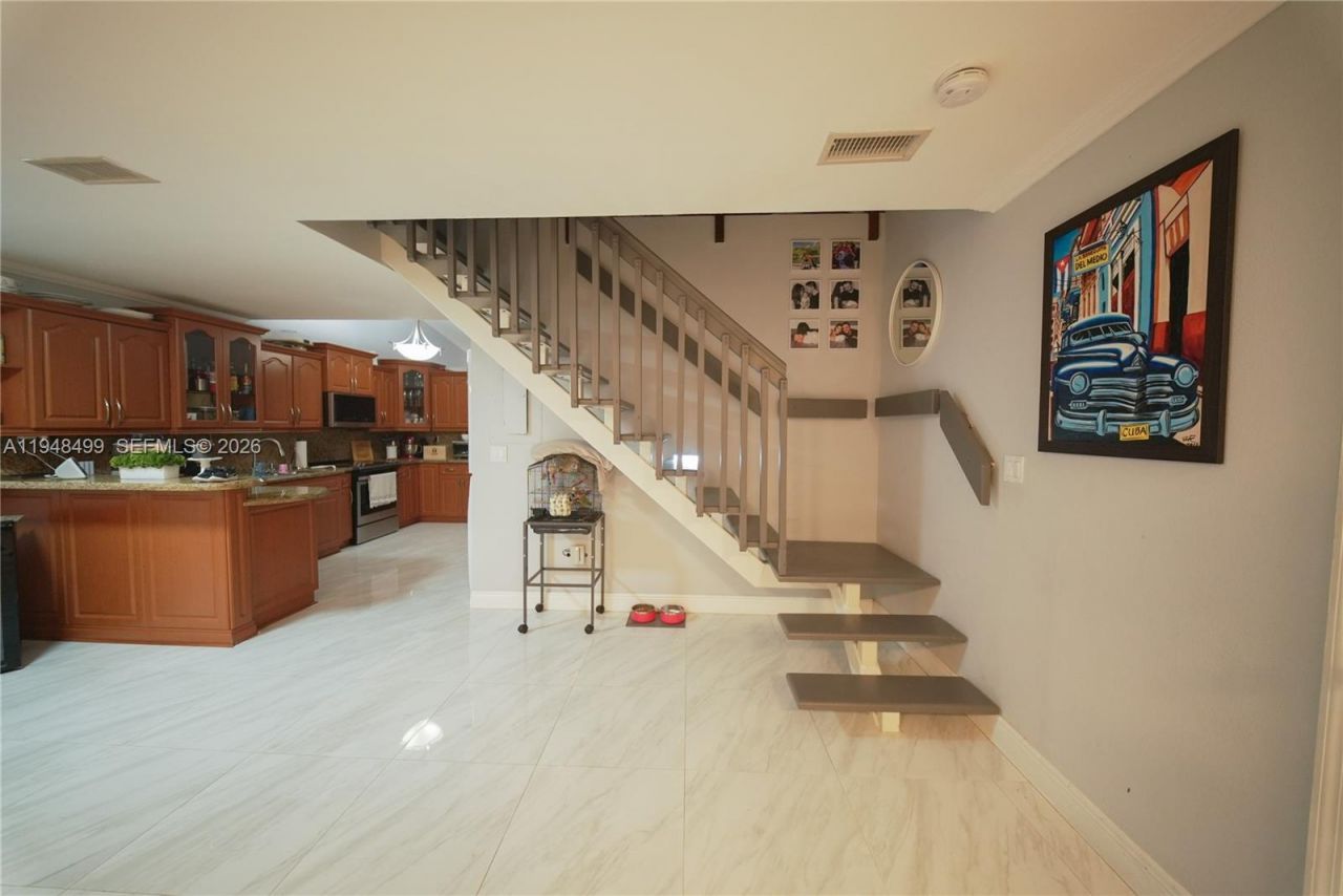 5445 W 27th Ln , Hialeah, FL 33016 Photo