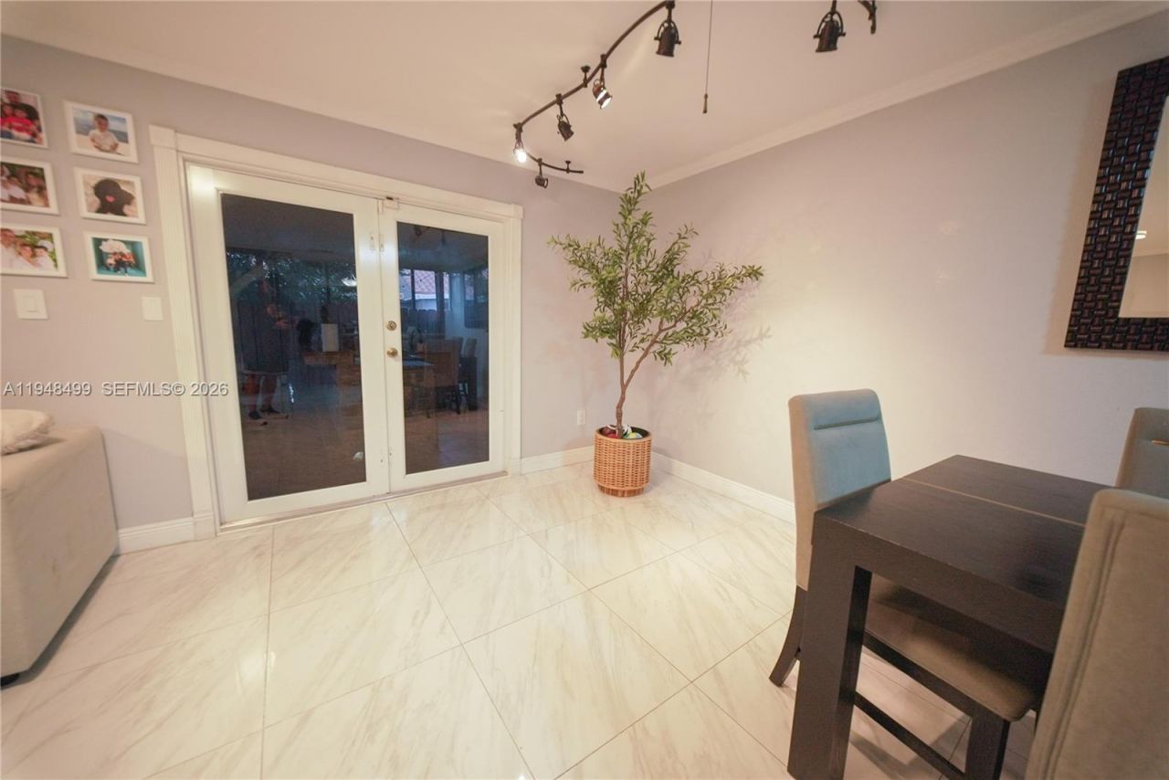 5445 W 27th Ln , Hialeah, FL 33016 Photo