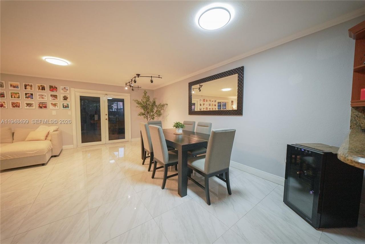 5445 W 27th Ln , Hialeah, FL 33016 Photo