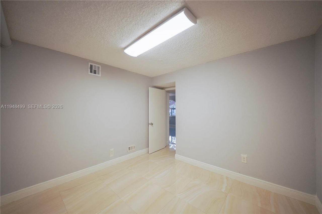 5445 W 27th Ln , Hialeah, FL 33016 Photo