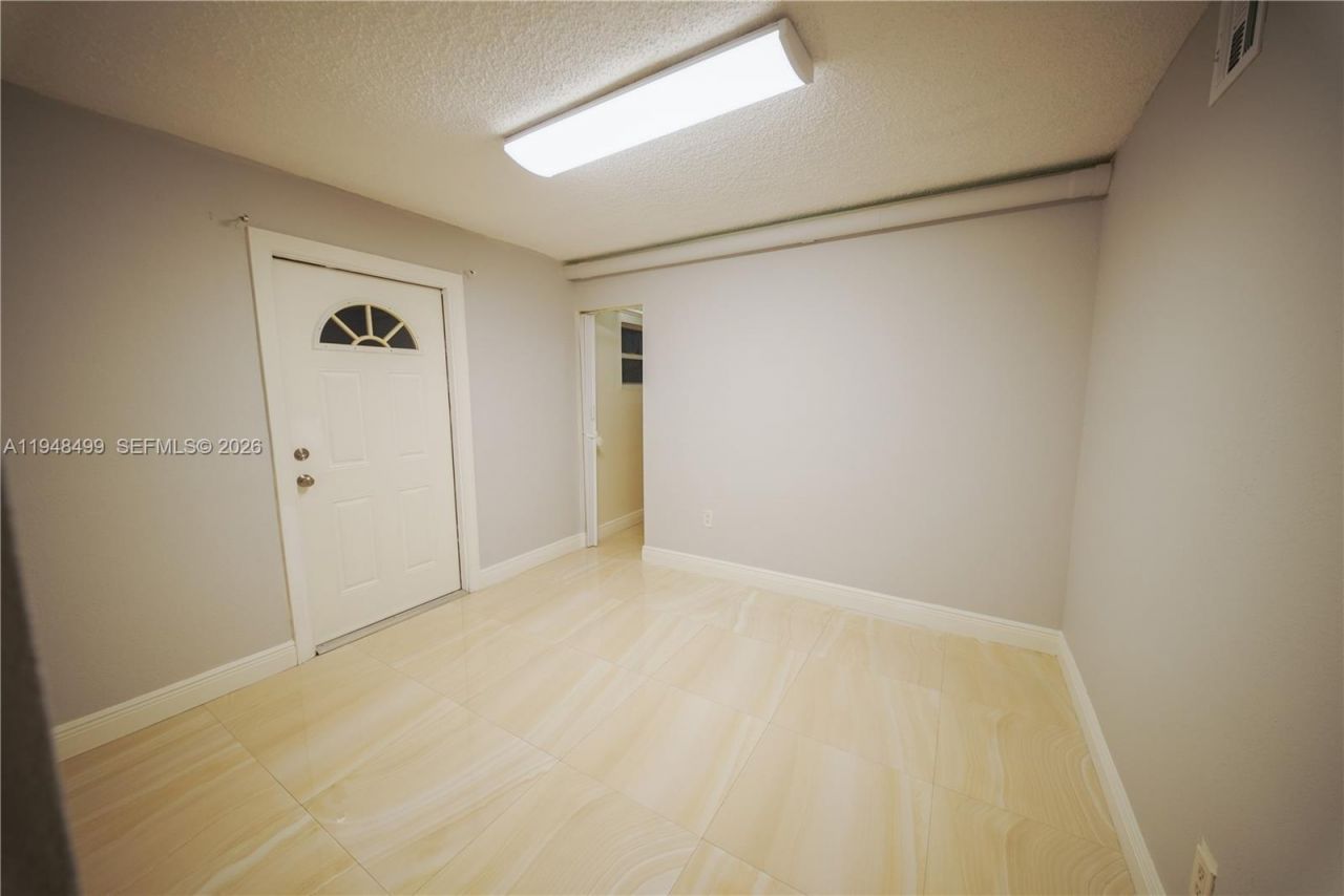 5445 W 27th Ln , Hialeah, FL 33016 Photo