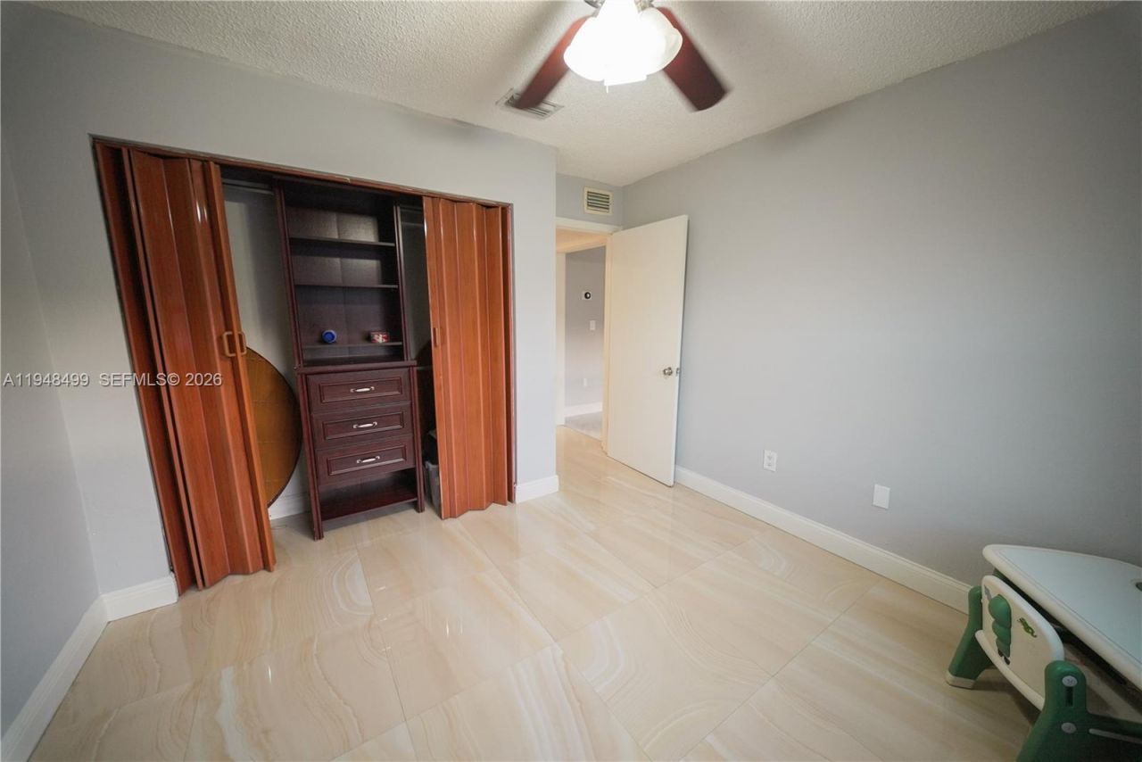 5445 W 27th Ln , Hialeah, FL 33016 Photo