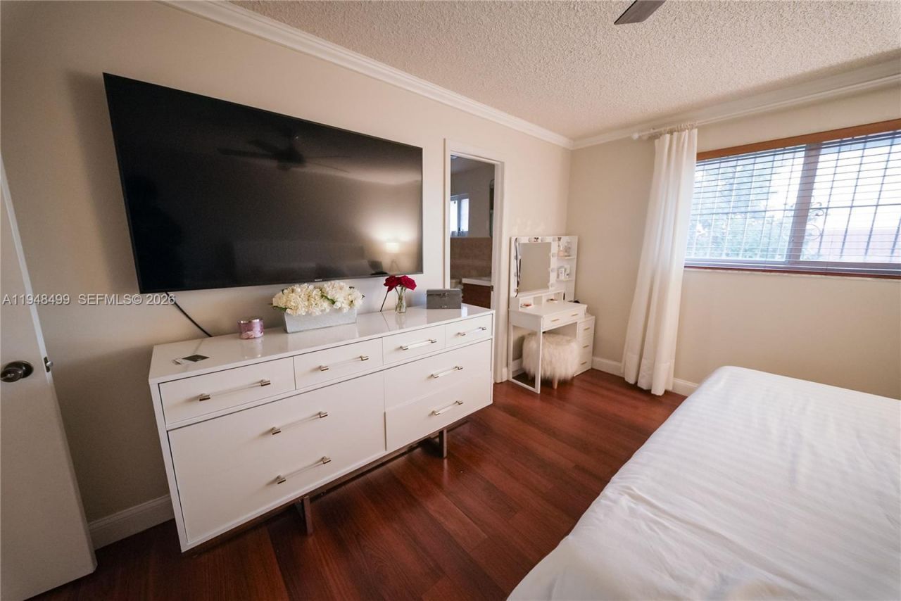 5445 W 27th Ln , Hialeah, FL 33016 Photo