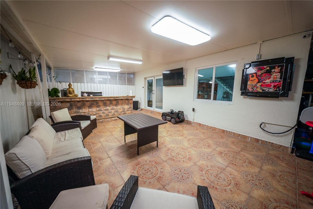 5445 W 27th Ln , Hialeah, FL 33016 Photo