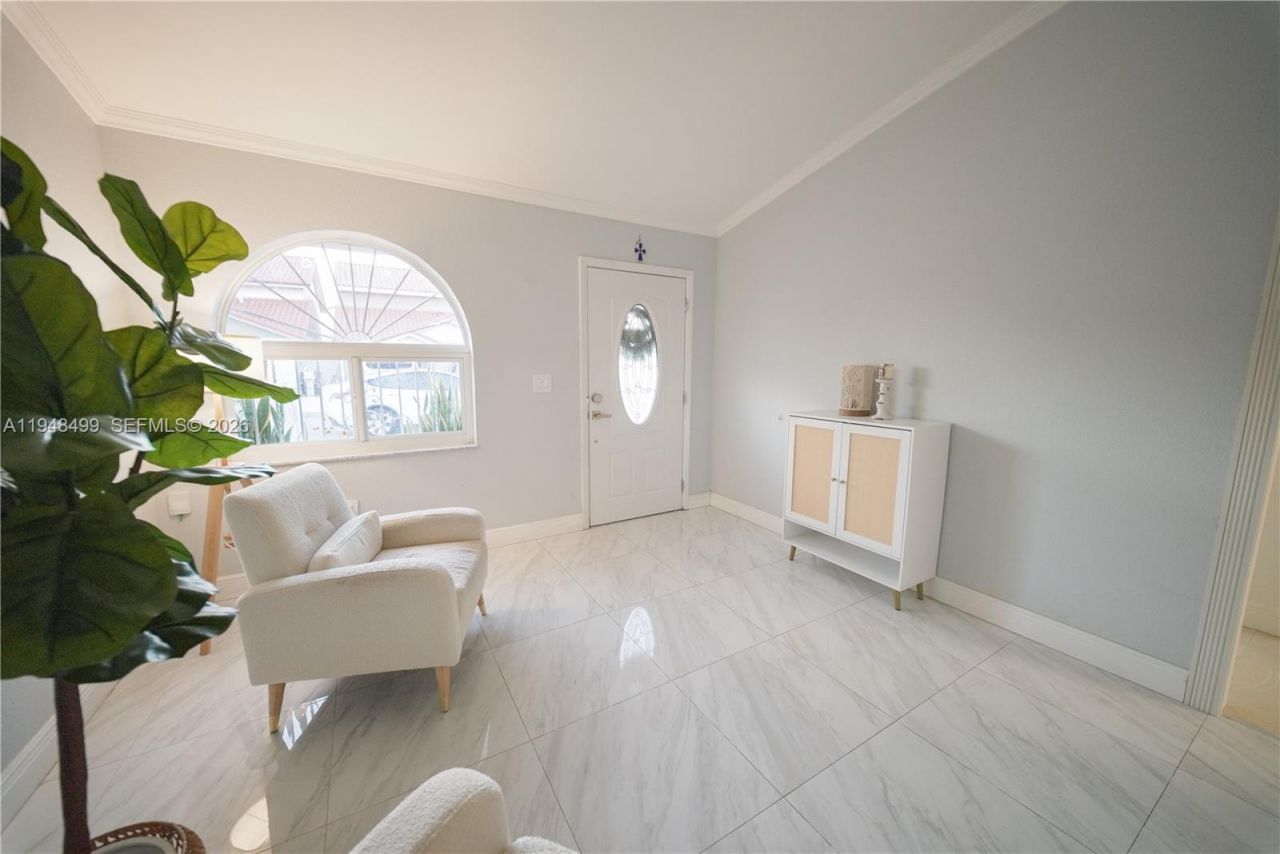 5445 W 27th Ln , Hialeah, FL 33016 Photo