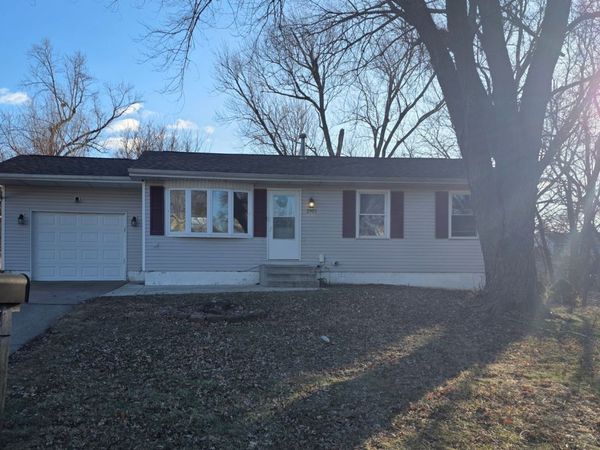 2501 W 57th Street, Davenport, IA 52806