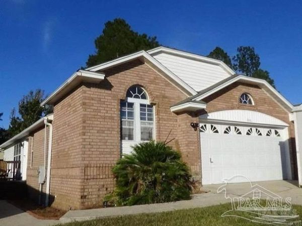 2060 Cambridge Cir, Pensacola, FL 32514