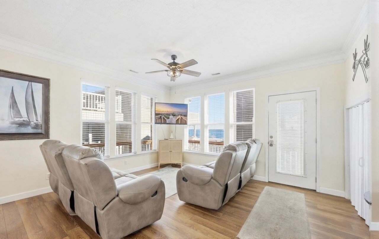 1171 Neptune Ln. Photo 5