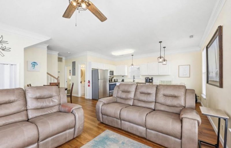 1171 Neptune Ln. Photo 6