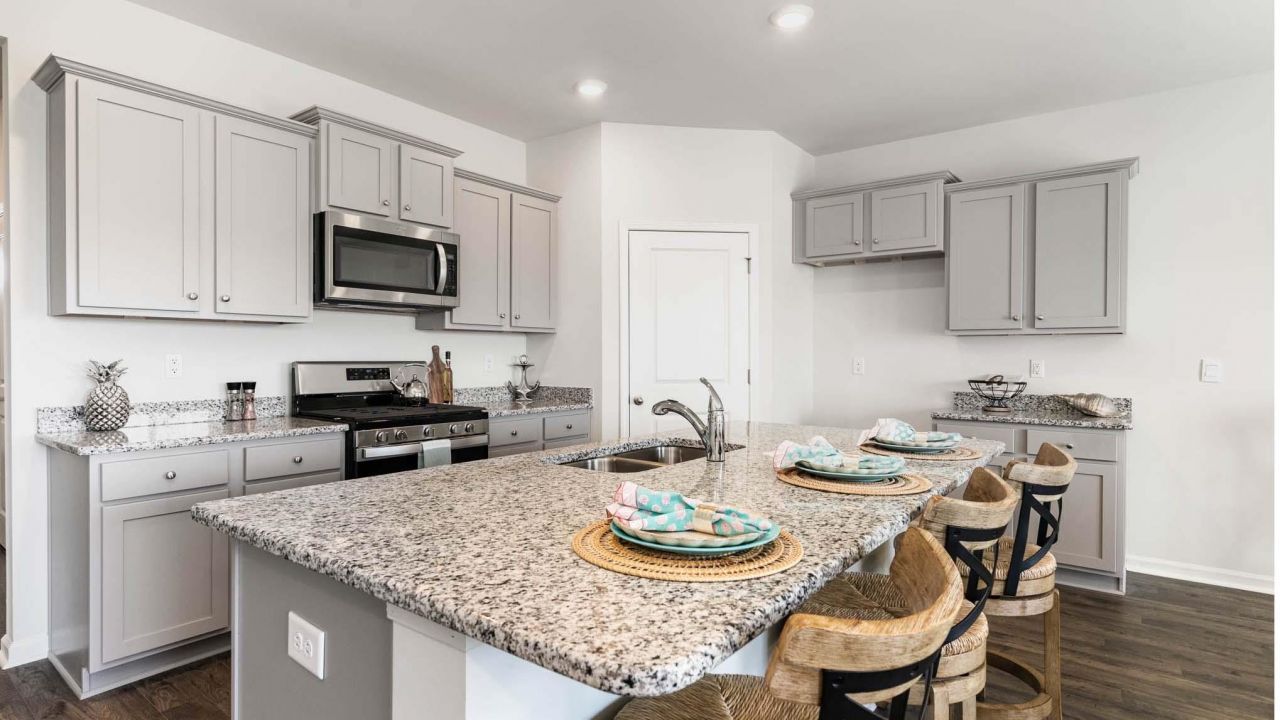 8047 Bear Claw Way Photo 2