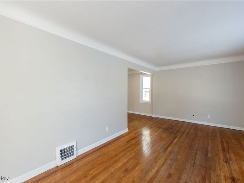 464 E 250th Street, Euclid, OH 44132 Photo 10