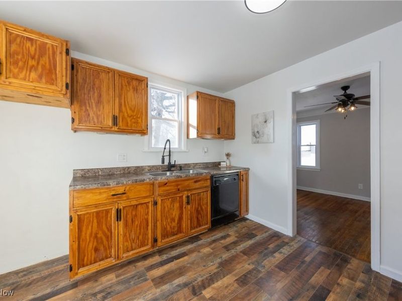 464 E 250th Street, Euclid, OH 44132 Photo 16