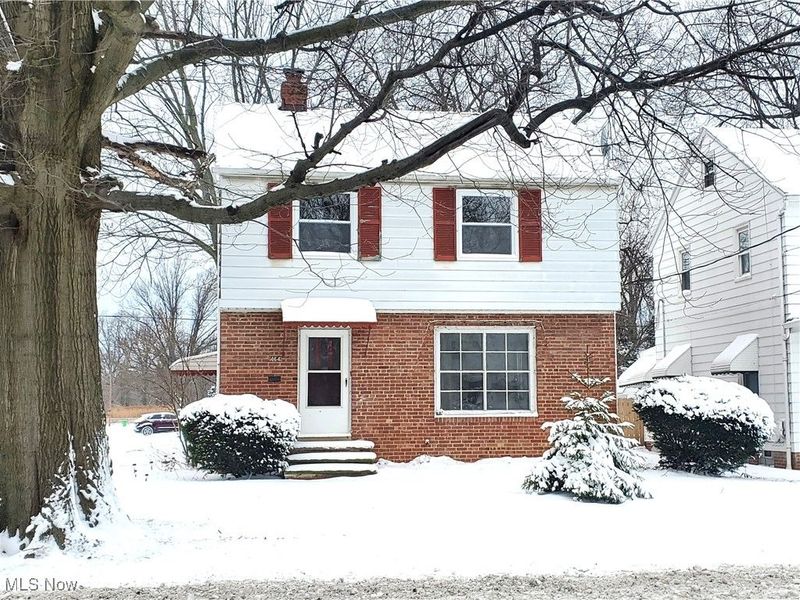 464 E 250th Street, Euclid, OH 44132 Photo 2