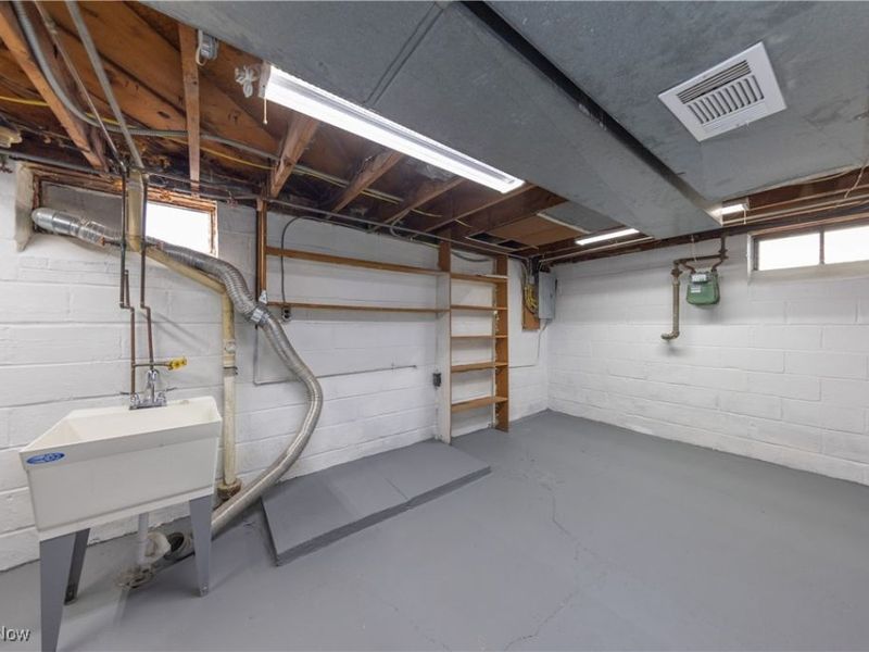 464 E 250th Street, Euclid, OH 44132 Photo 32