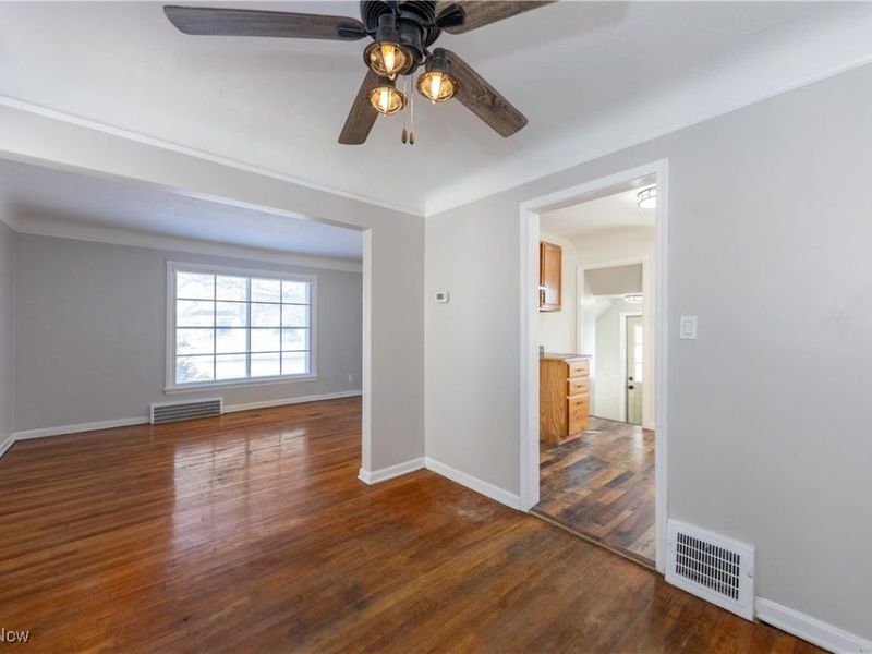 464 E 250th Street, Euclid, OH 44132 Photo 9