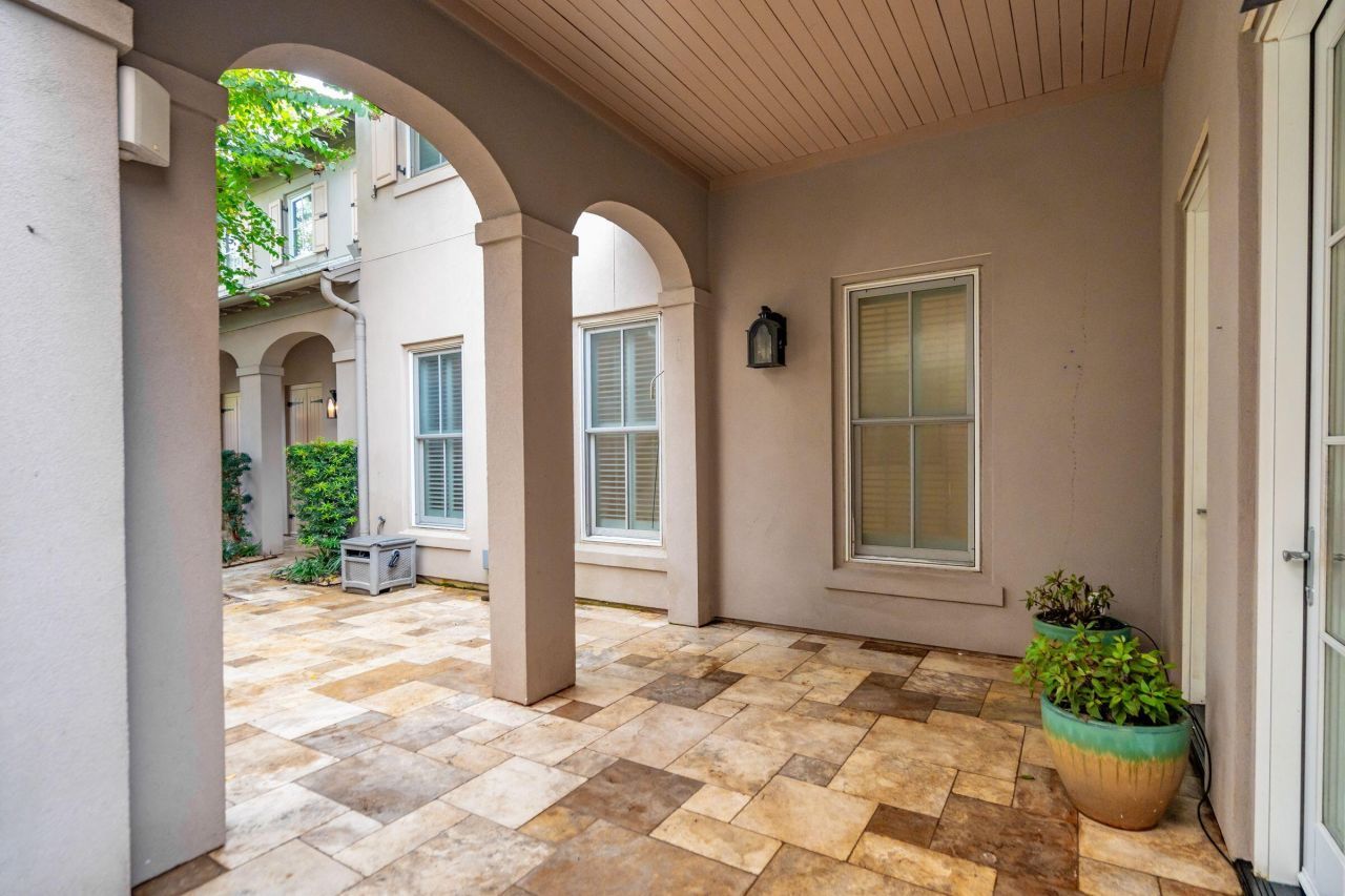 31 John Galt Way Photo 14