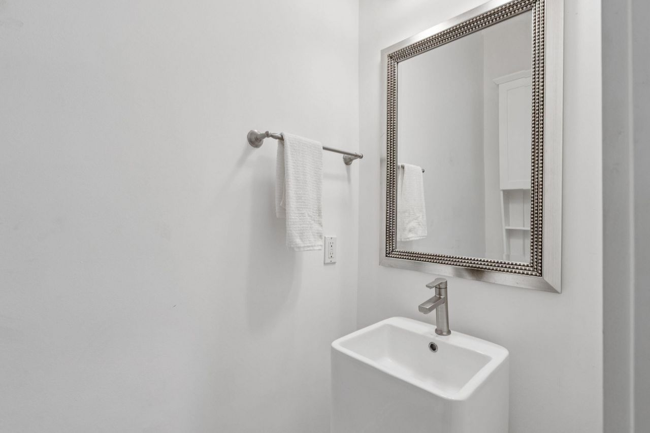 31 John Galt Way Photo 35