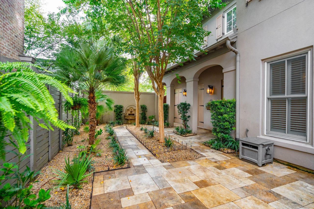 31 John Galt Way Photo 4