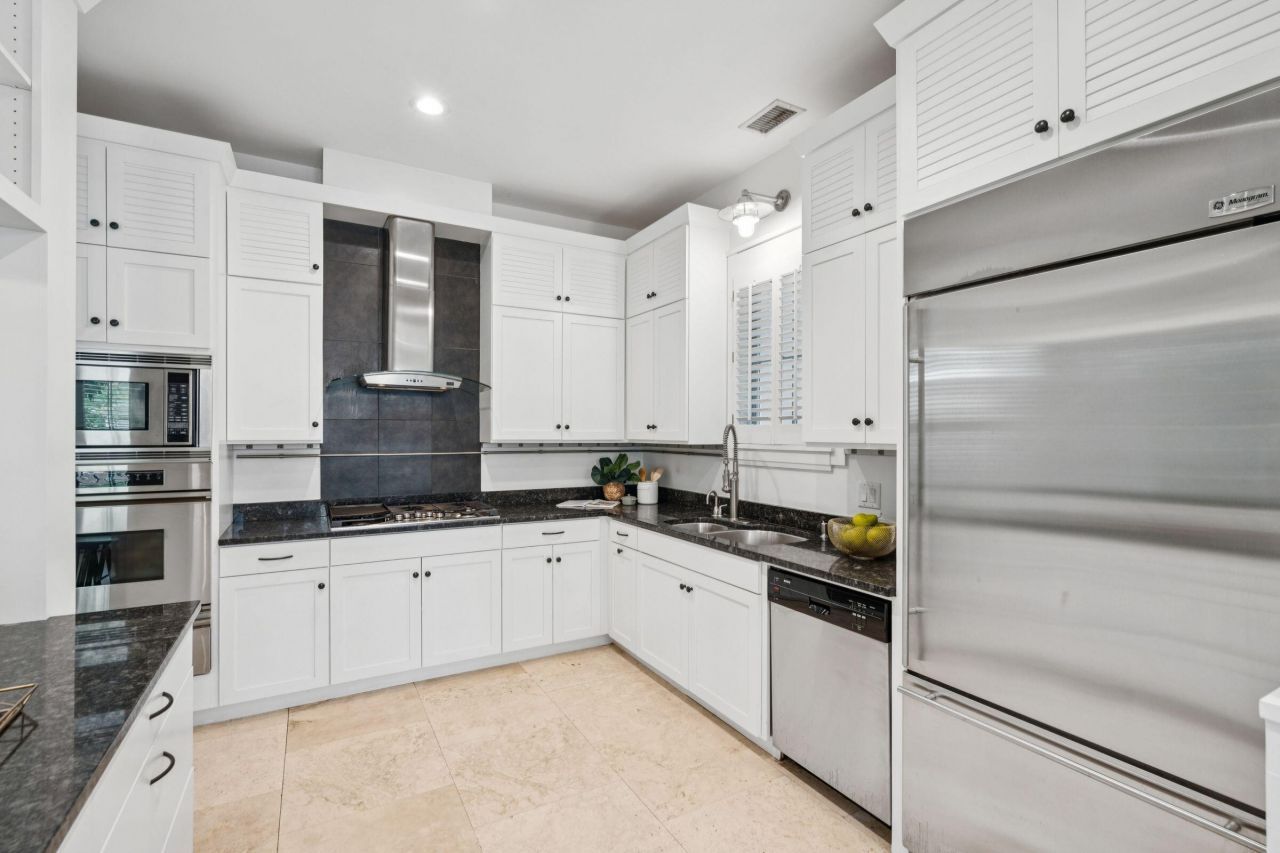 31 John Galt Way Photo 6