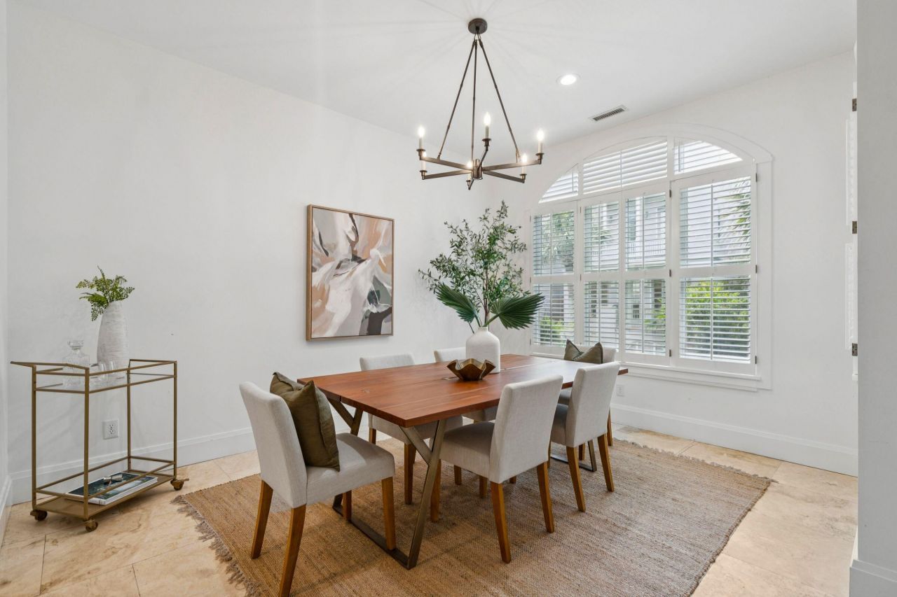 31 John Galt Way Photo 9