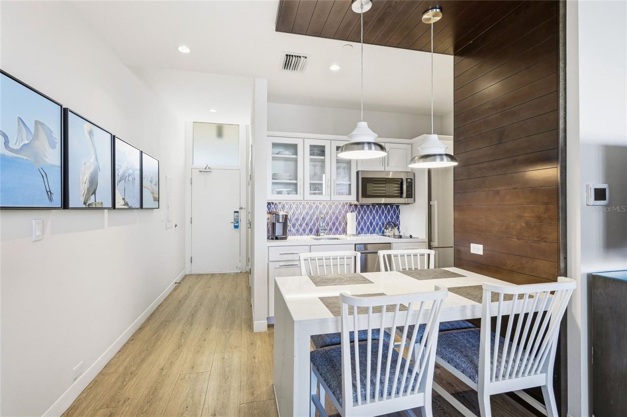 225 Sands Point Road, Unit 7101, Longboat Key, FL 34228 Photo