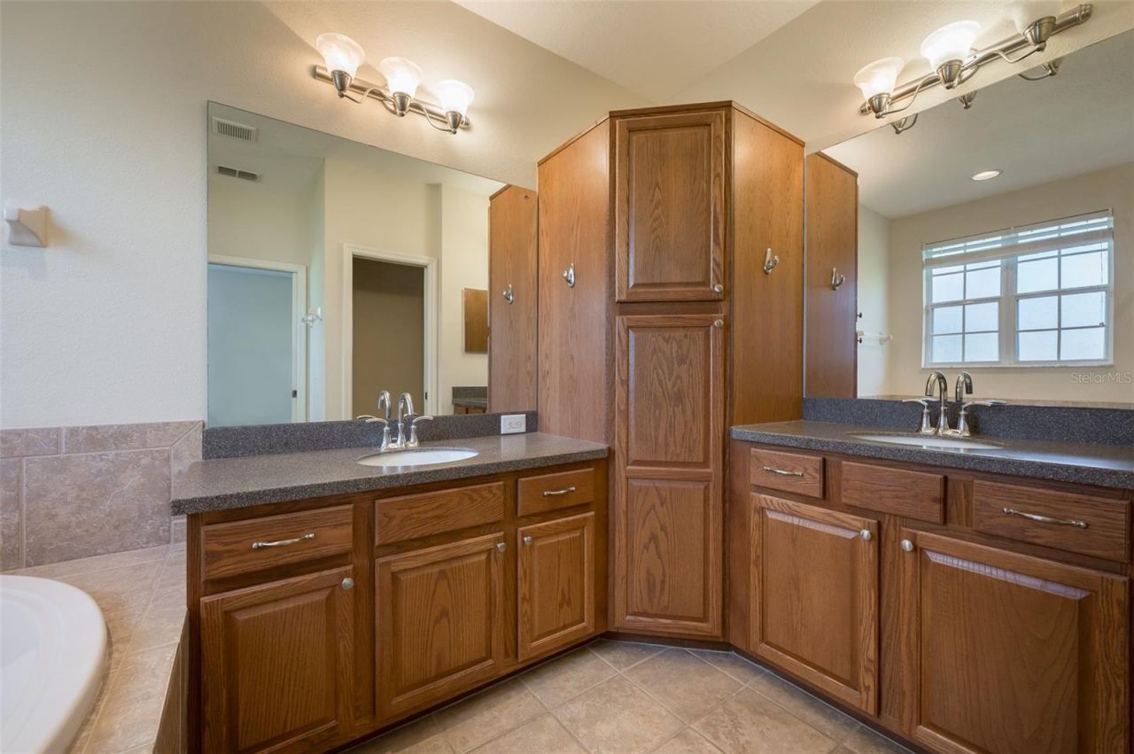 5543 Napa Drive, Sarasota, FL 34243 Photo