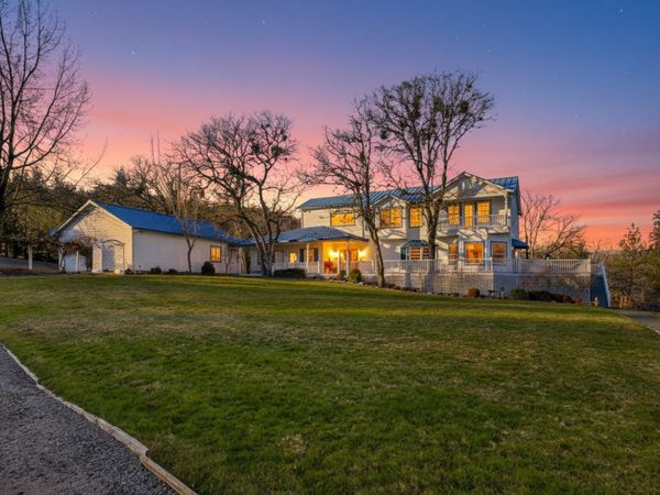 7555 E Antelope Road, Eagle Point, OR 97524