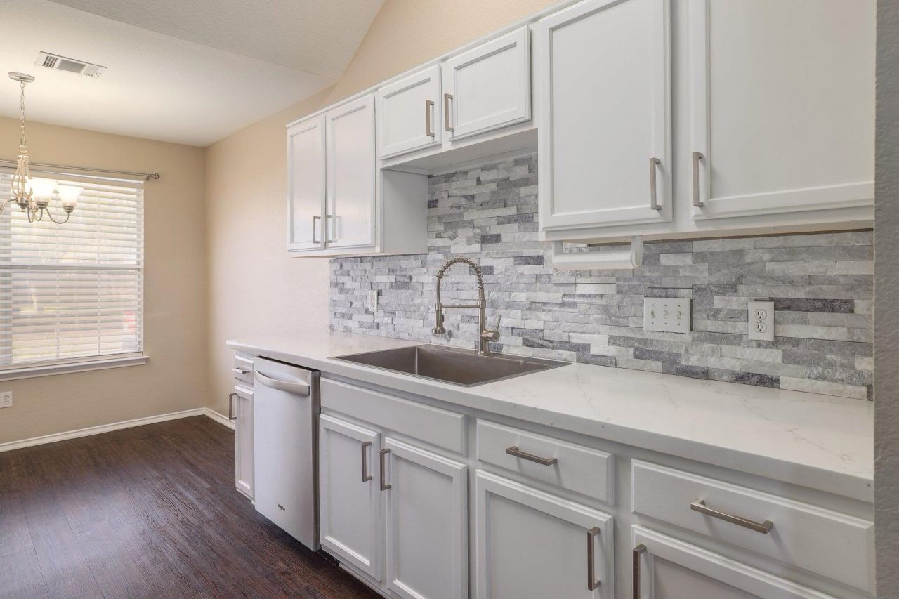 1019 Leeds Castle Walk, Georgetown, TX 78626 Main Photo