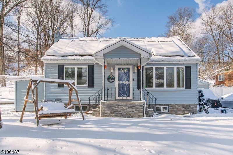 26 Hickory Ave, West Milford, NJ 07480 Main Photo