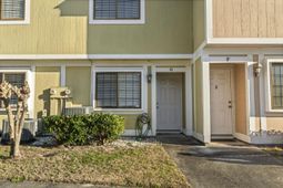 1210 Pinegrove Dr. photo 4