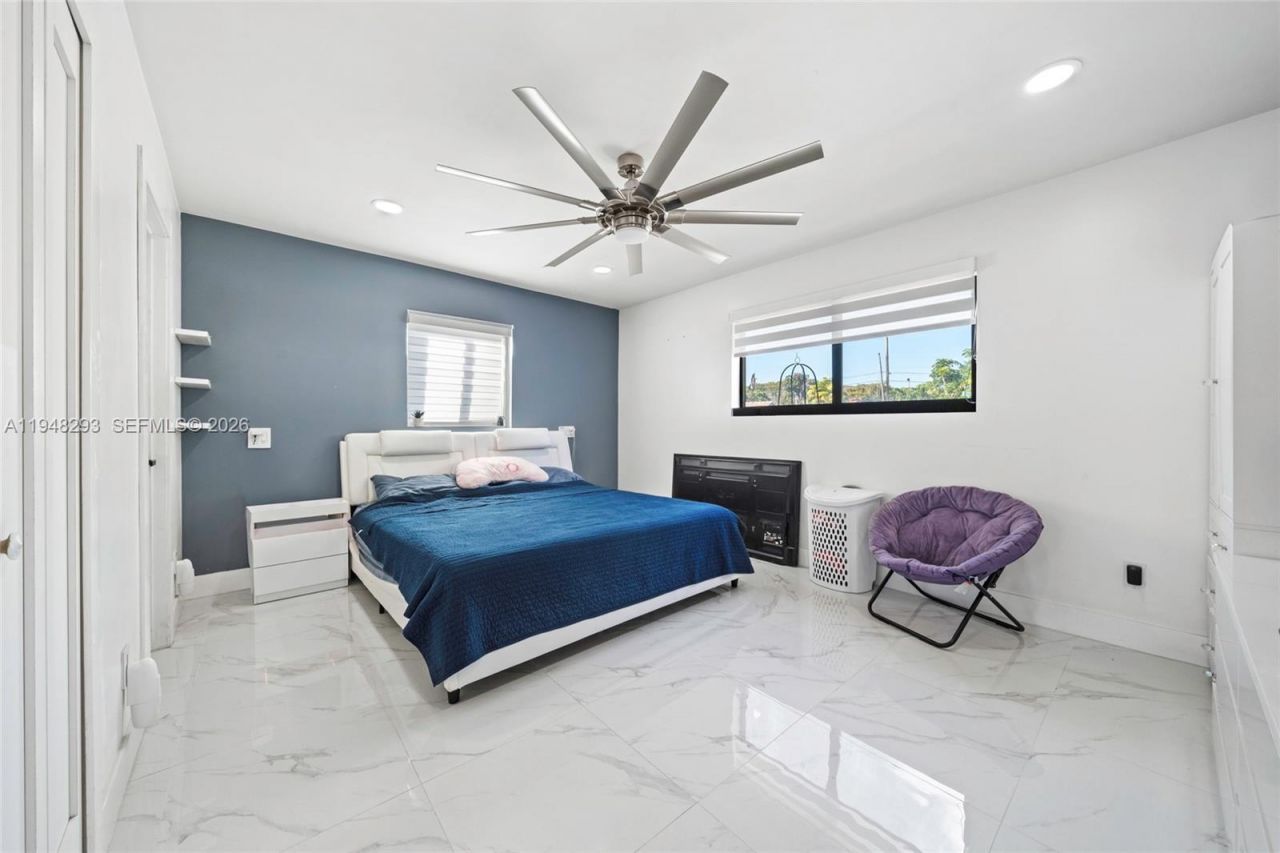 7874 NW 175th St, Hialeah, FL 33015 Photo