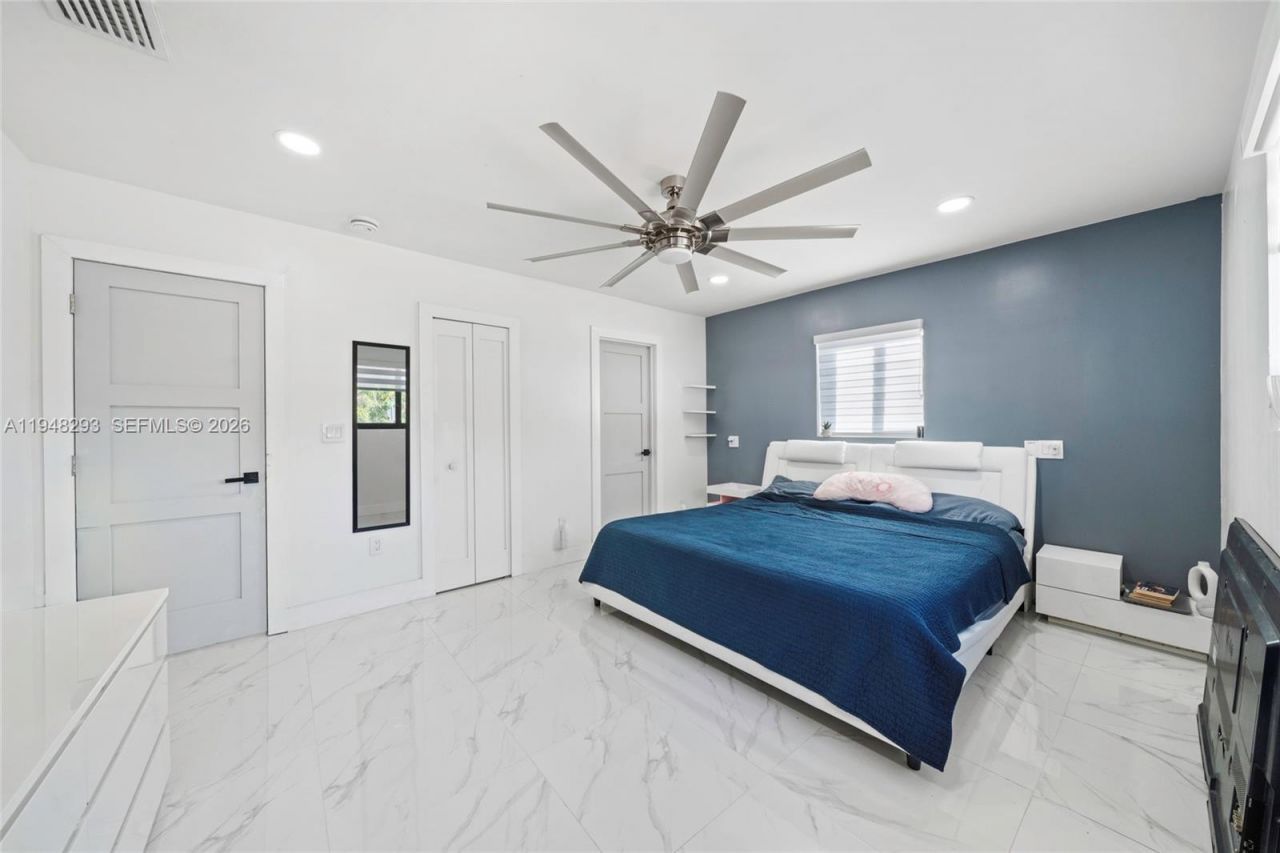 7874 NW 175th St, Hialeah, FL 33015 Photo