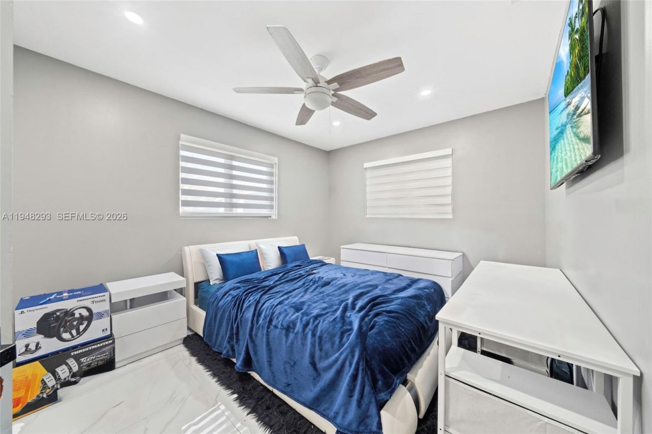 7874 NW 175th St, Hialeah, FL 33015 Photo