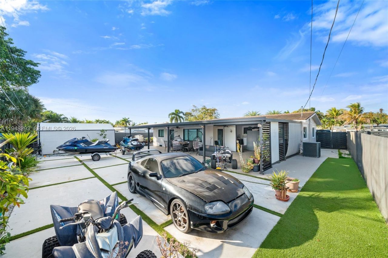 7874 NW 175th St, Hialeah, FL 33015 Photo