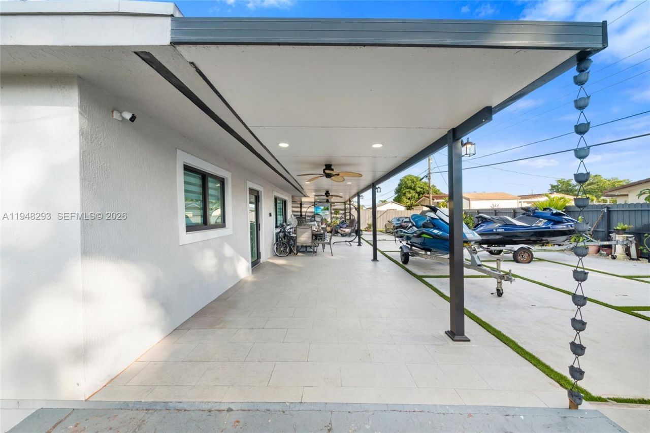 7874 NW 175th St, Hialeah, FL 33015 Photo