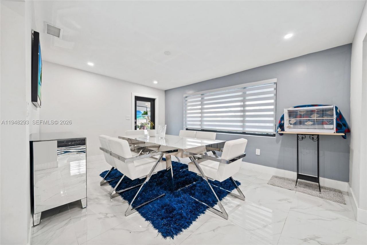 7874 NW 175th St, Hialeah, FL 33015 Photo