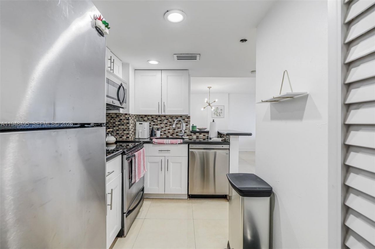 770 Claughton Island Dr , Unit 409, Miami, FL 33131 Photo